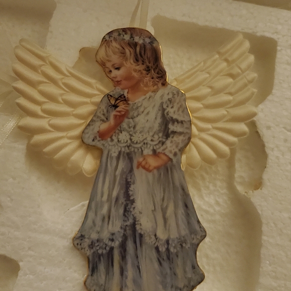 Heaven's Little Angels Ornament Collection - Picture 6 of 16